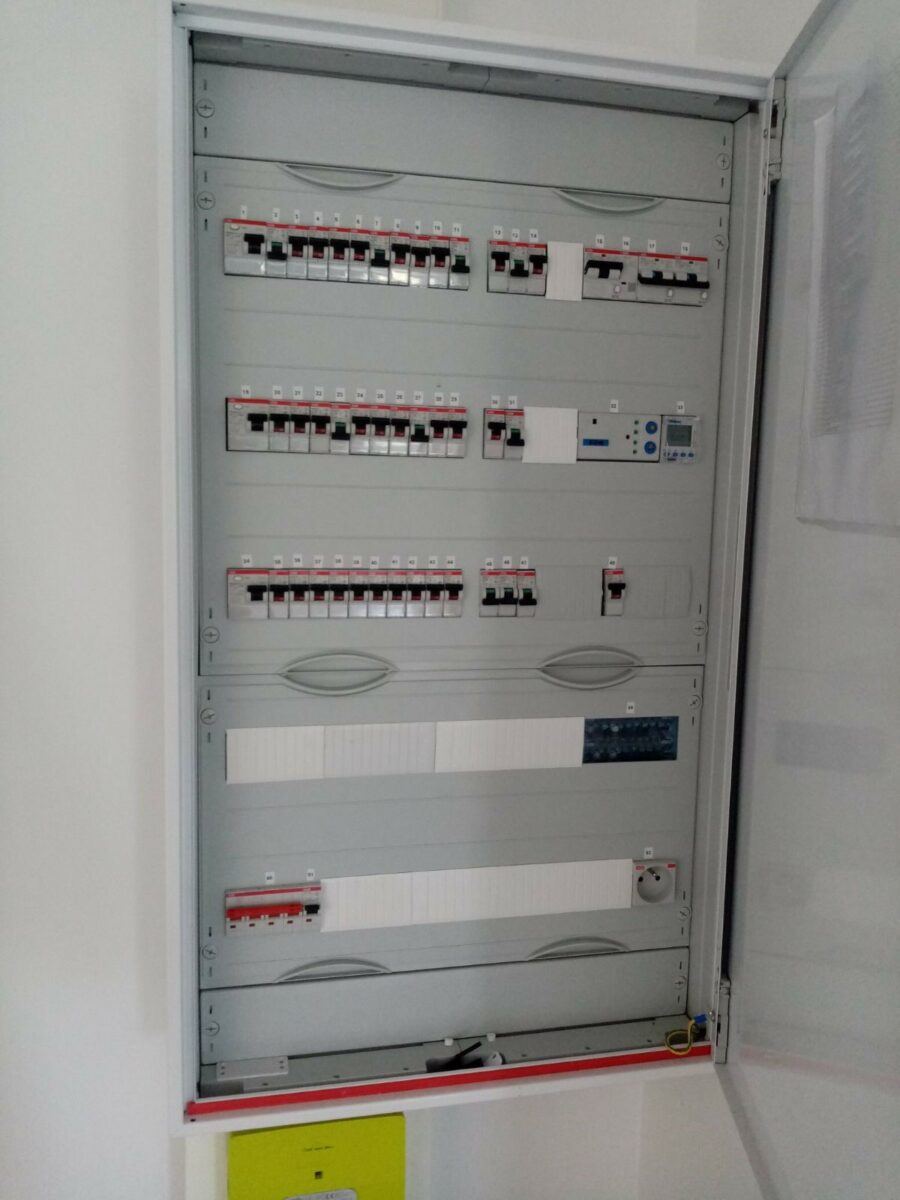 Ent Jazuel Electricien A Baulon Pres De Rennes Tableau 3